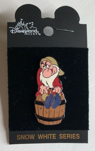 Disney Pin 6268 Snow White Series (grumpy) Limited Edition: 2400 Rare