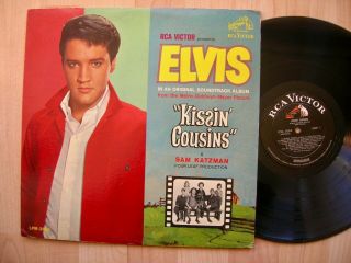 Elvis Presley Kissin 