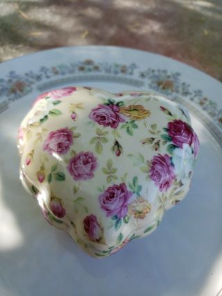 I Godinger Antique Reflections Porcelain Heart Shape Box Pink Roses.