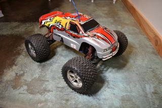 Traxxas S - Maxx 2.  5 Rc Truck With - - Rare,  Hard - To - Find