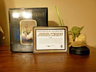 Yoda Gentle Giant Mini Bust Star Wars,  Aotc W/ Lightsaber Rare