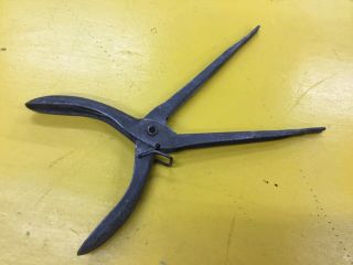 Vintage Unbranded Collector Rare Fishing Hook Removal Pliers