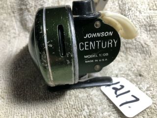 Rare Old Vintage Johnson Century 100b Spin Cast Reel