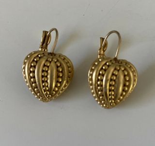 Oscar De La Renta Vintage Matte Gold Heart Lever Back Pierced Earrings