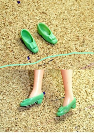 Palitoy Pippa Doll: One Vintage Princess Pippa Green Shoes,  1970s
