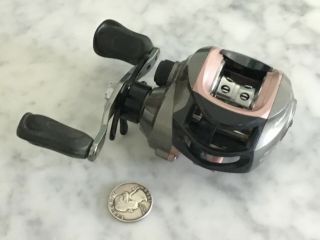 Rare Eagle Claw Gr - 6 Low Profile Baitcaster Fishing Reel Ladies Rh In Sight Pink