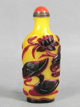 Chinese Mandarin Duck Bird Handmade Carved Peking Glass Snuff Bottle