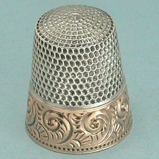 Antique Gold Band Sterling Silver Thimble By Waite,  Thresher Co.  Circa 1890s