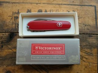 Victorinox - - Weekender - - Swiss Army Knife - - Red - - 91mm - Serrated - Rare