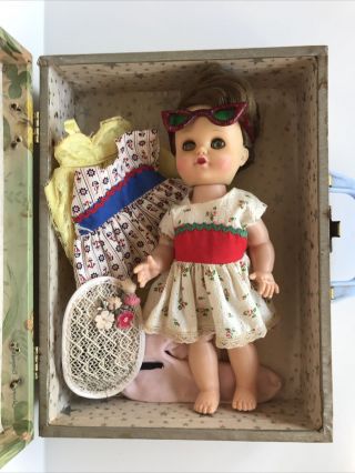 Vintage Eegee 11” Suzy Walking Doll With Carrying Case And Clothes