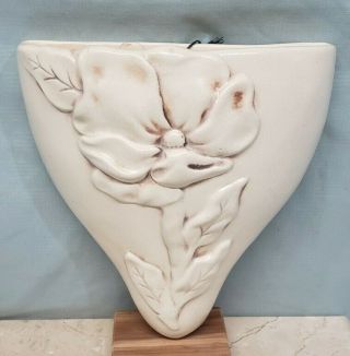 Vtg Red Wing Magnolia Pottery Wall Pocket Planter Vase 1231 Antiqued Ivory 7.  5 "