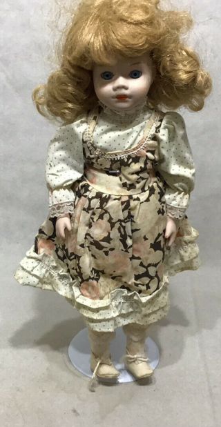 Porcelain Doll 16” Vintage Z4