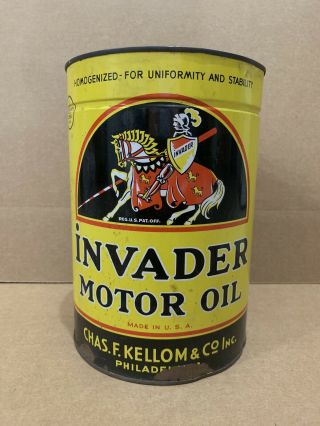 Vintage Invader Oil Can 5 Quart Knight Horse Philadelphia Pa Gas Sign Rare 1