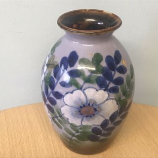 MODERN/VINTAGE CHINESE PORCELAIN VASE HAND PAINTED WITH FLOWERS 2