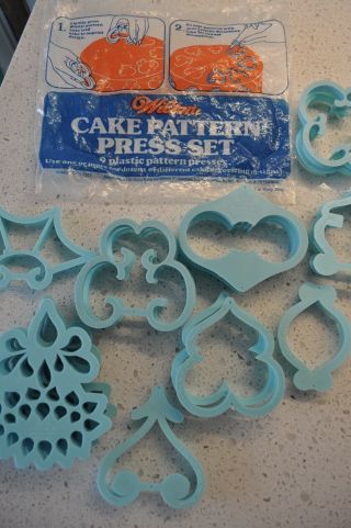 Vintage Wilton Cake Pattern Press Set 1972 Blue For Cake Decorating
