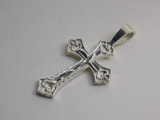 Vintage/antique Sterling Silver Cross Pendant.  (ncb)
