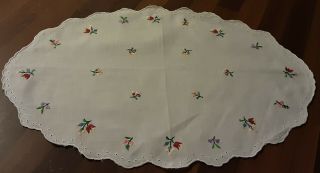 Small Vintage White Cotton & Hand Embroidered Floral Tablecloth/doily/mat