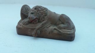 Antique Finely Carved Wood Figure Of The Lion Of Lucerne