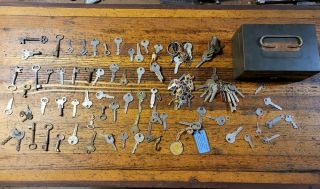 Vintage Tools Old Antique Skeleton House Lock Keys Hardware & Storage Lock Box ☆
