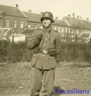 Rare Full Outdoor Pic Helmeted German Elite Waffen Schütze Soldier Posed