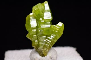 5g Natural Cup Shaped Pyromorphite Crystal Rare Mineral Specimens China
