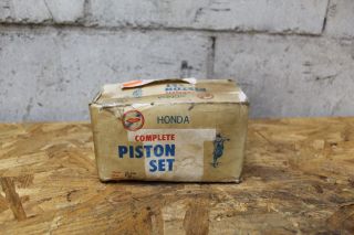 Nos Rare Rocky Complete Piston Set For Honda Cb360 S - 12 05 - 6511 Cl360 1974 - 1977