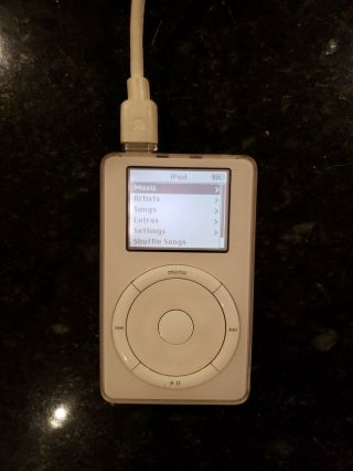 Rare 2001 1st Generation Apple Ipod Classic,  5gb Model M8541