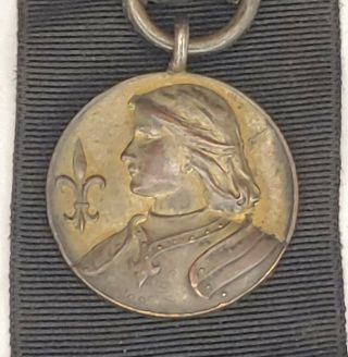Antique French Joan Of Arc On A Horse Religious Medal Fleur De Lys Copper - Brass