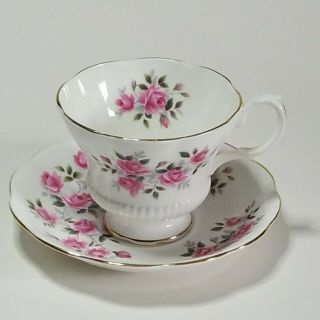 Royal Albert Bone China England Pink Roses Inside And Out Tea Cup & Saucer Set