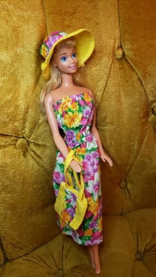 Vintage Barbie Outfit.  Dress Hat And Purse.  1960s Or 1970s Mod Era.  Clothing Only