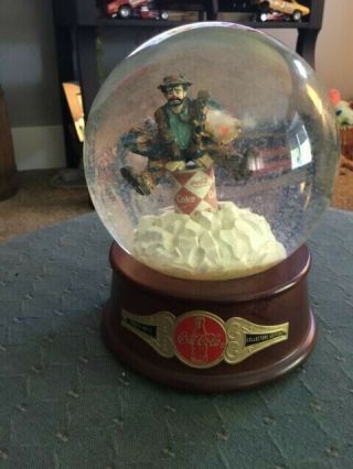 Rare Coca Cola Emmett Kelly Musical Water Globe Clown " At The Red Cooler " 1994