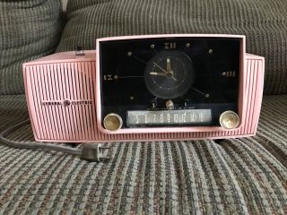 Ge General Electric Antique Clock Tube Radio Model No.  913 - D