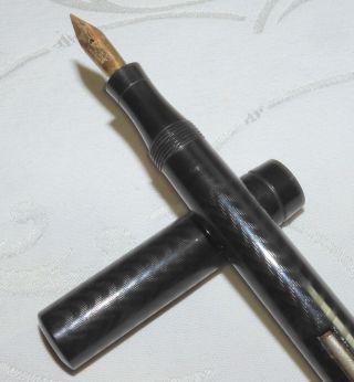 Antique " The Unique " Fountain Pen - Black Herringbone - 14k Gold Medium Nib