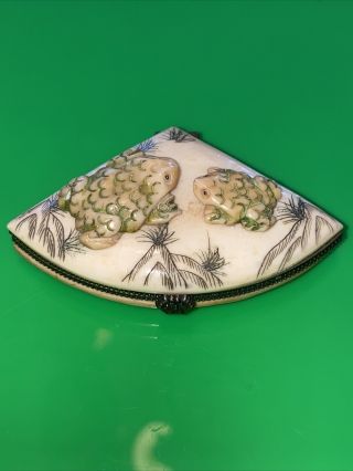 Antique Chinese Hand Carving Frogs Old Bovine Bone Box