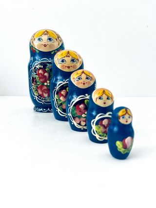 5 Piece Russian Matryoshka Nesting Doll Hand Painted Shape 3