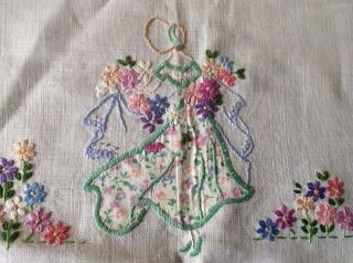 Hand Embroidered Crinoline Lady Vintage Linen Tray Cloth (k2)
