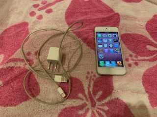 Collectible At&t Apple Iphone 5 - 64gb - White | Ios 6 Rare | Ac,  Cord