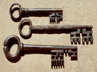 Three Very Rare Gothic 15th / 16th Century Wrought Iron Keys With Complex Bits