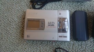 Sony MZ - R50 MiniDisc MD Player,  rare Remote,  blank MiniDiscs,  case 3