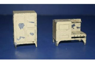 Vintage Tootsietoy Metal Dollhouse Kitchen Stove Appliance & Cabinet Furniture
