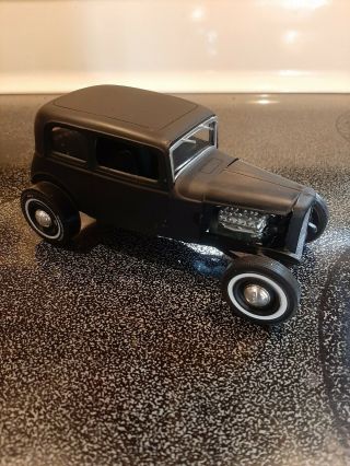 1932 Ford Vicky Hot Rod Amt 1:24 Scale Model Car