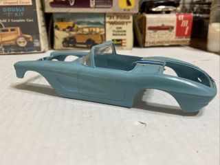 Amt 1962 Corvette Body & Glass 1/25 Circa 1962