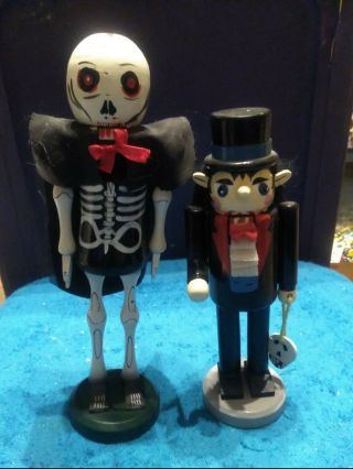 Unique Rare - Nutcrackers One Is A Skeleton 12 The Other A Vampire