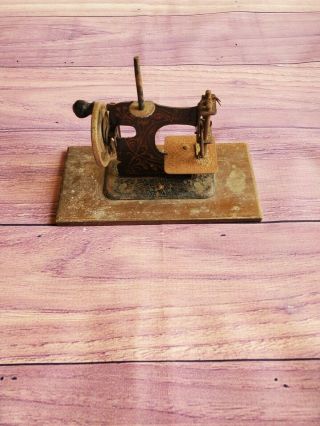 Small Antique Hand Crank Portable Metal Sewing Machine Mini