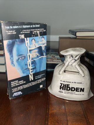 The Hidden Vhs With Media Video Store Promo Bank Sci - Fi Horror Rare Oop