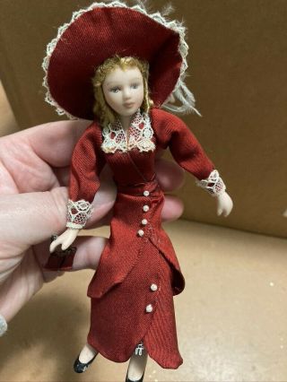 Vintage Porcelain Doll Dollhouse With Purse And Hat