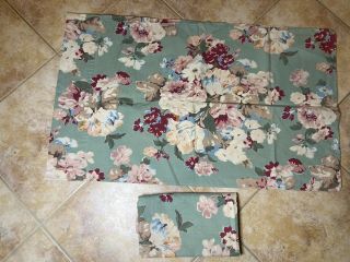 2 Rare Ralph Lauren Melanie Green Floral Standard Pillowcases