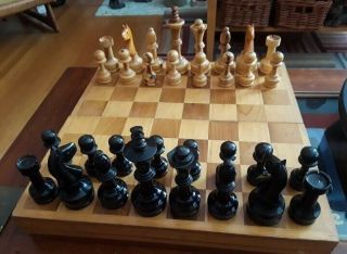 Rare Vintage Chess Set Large Olive Wood Chessmen Wooden Clamshell Case Board
