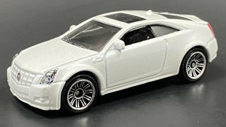2011 11 Cadillac Cts - V Coupe 1:64 Rare Collectable Diorama Diecast Model Car
