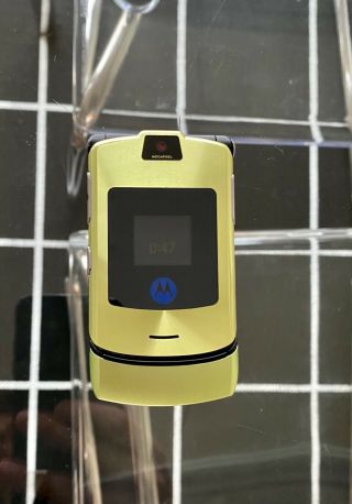 Rare Motorola Razr V3i - Green  Cellular Phone Collector’s Item